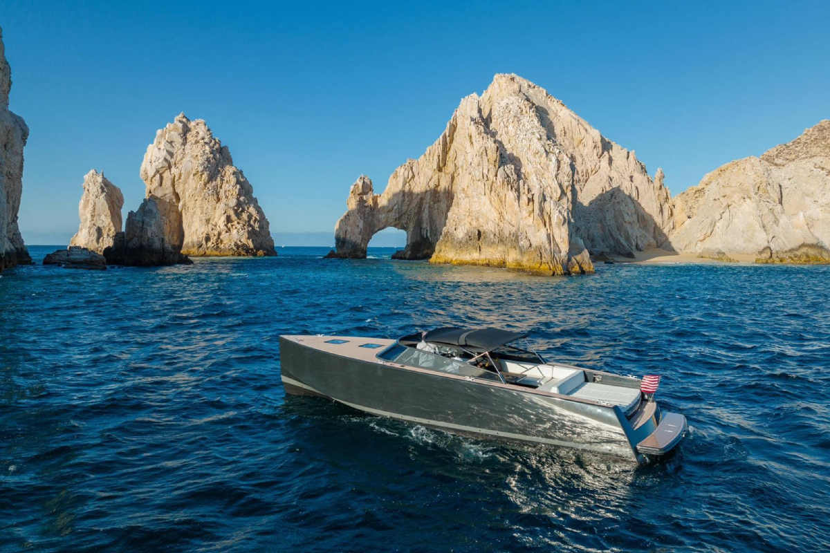 38ft Azimut Blue